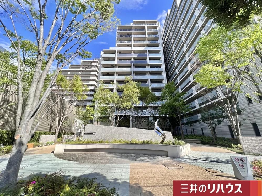 3LDK apartment in Shinagawa Ward, Tokyo - Photo 1