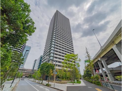2LDK apartment in Minato Ward, Tokyo - Photo 1