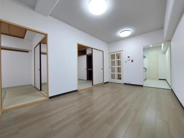 3LDK apartment in Higashi Ward, Nagoya, Aichi - Photo 1