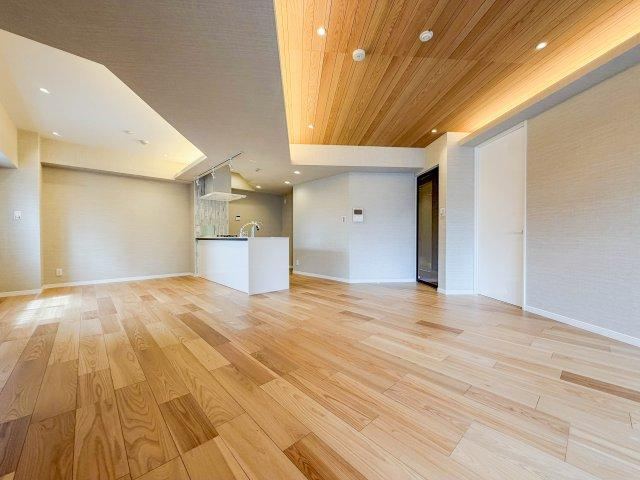 2LDK apartment in Shinjuku Ward, Tokyo - Photo 1