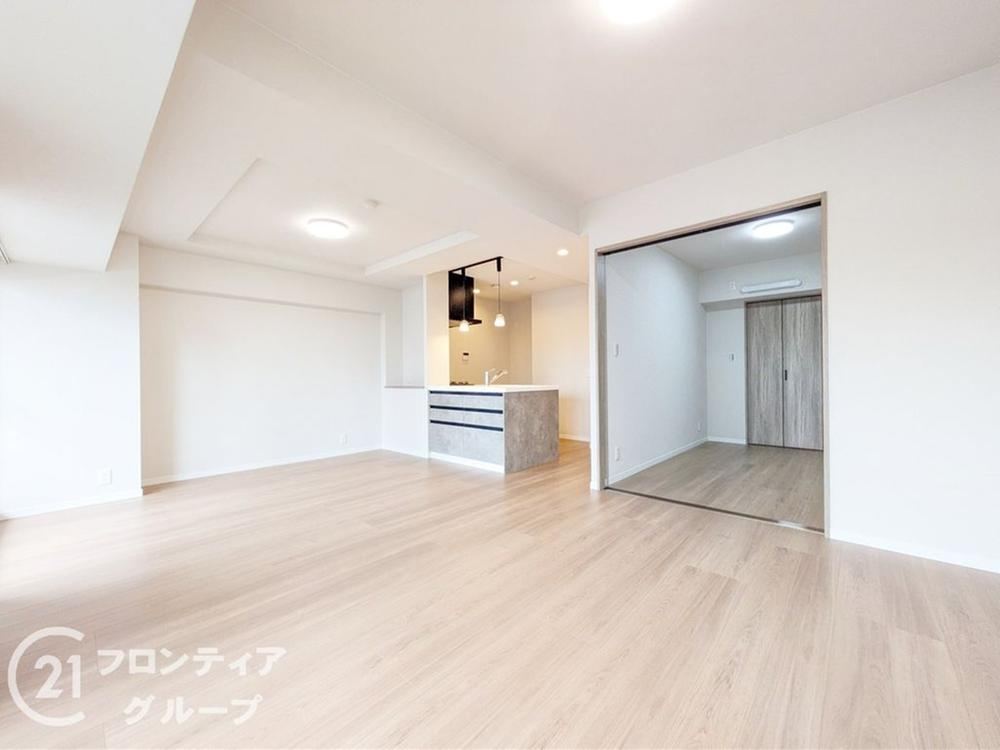 2LDK+S apartment in Hyogo Ward, Kobe, Hyogo - Photo 1