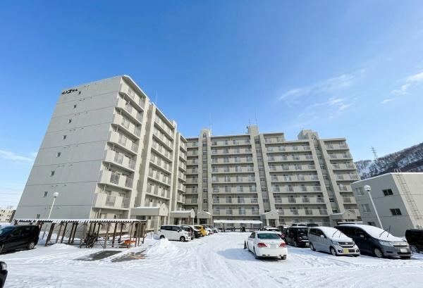 3LDK+S apartment in Teine Ward, Sapporo, Hokkaido - Photo 1