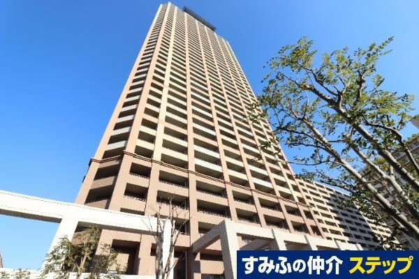 3LDK apartment in Minato Ward, Osaka - Photo 1