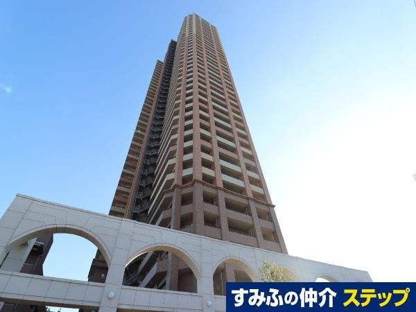 3LDK apartment in Minato Ward, Osaka - Photo 1