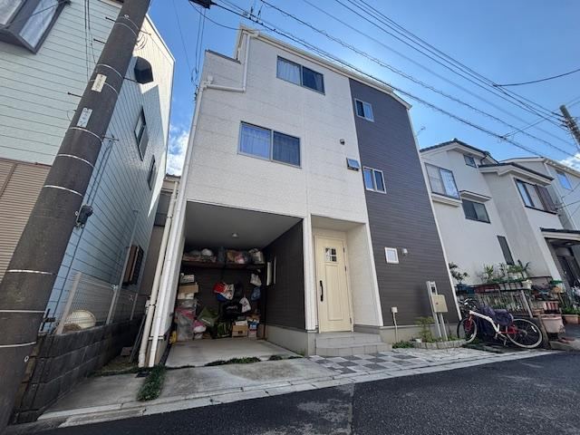 4LDK house in Soka, Saitama - Photo 1