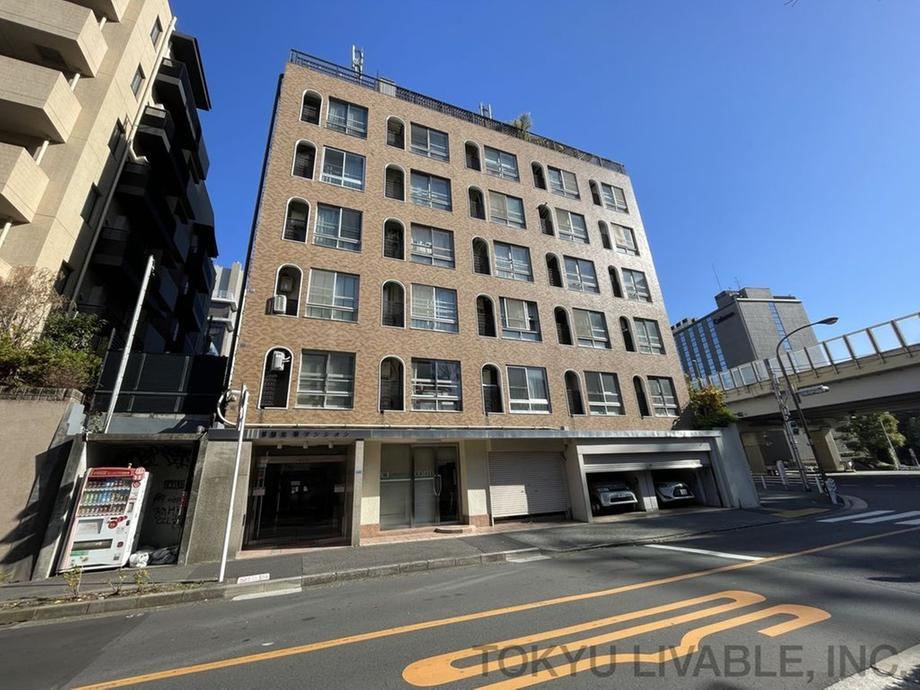 1LDK apartment in Shibuya Ward, Tokyo - Photo 1
