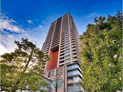 2LDK apartment in Minato Ward, Tokyo - Photo 1