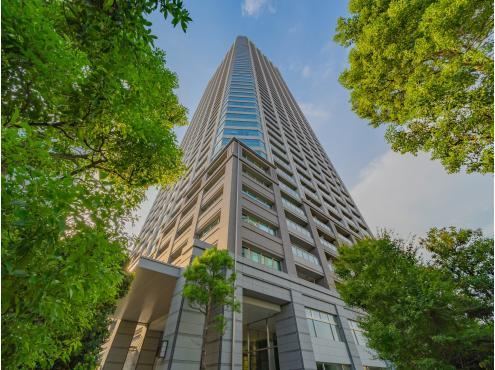 2LDK apartment in Shinjuku Ward, Tokyo - Photo 1