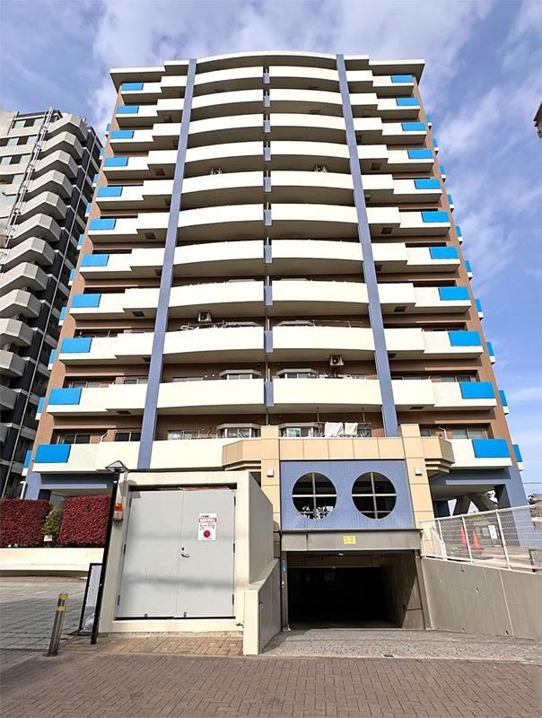 3LDK apartment in Saiwai Ward, Kawasaki, Kanagawa - Photo 1