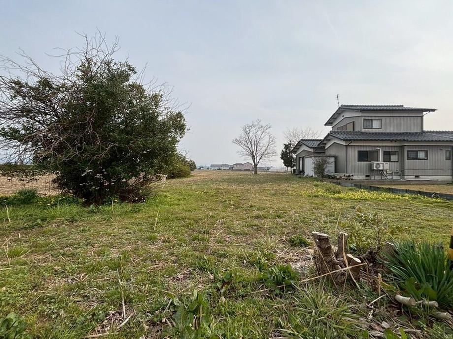 422 m² land in Komatsu, Ishikawa - Photo 1