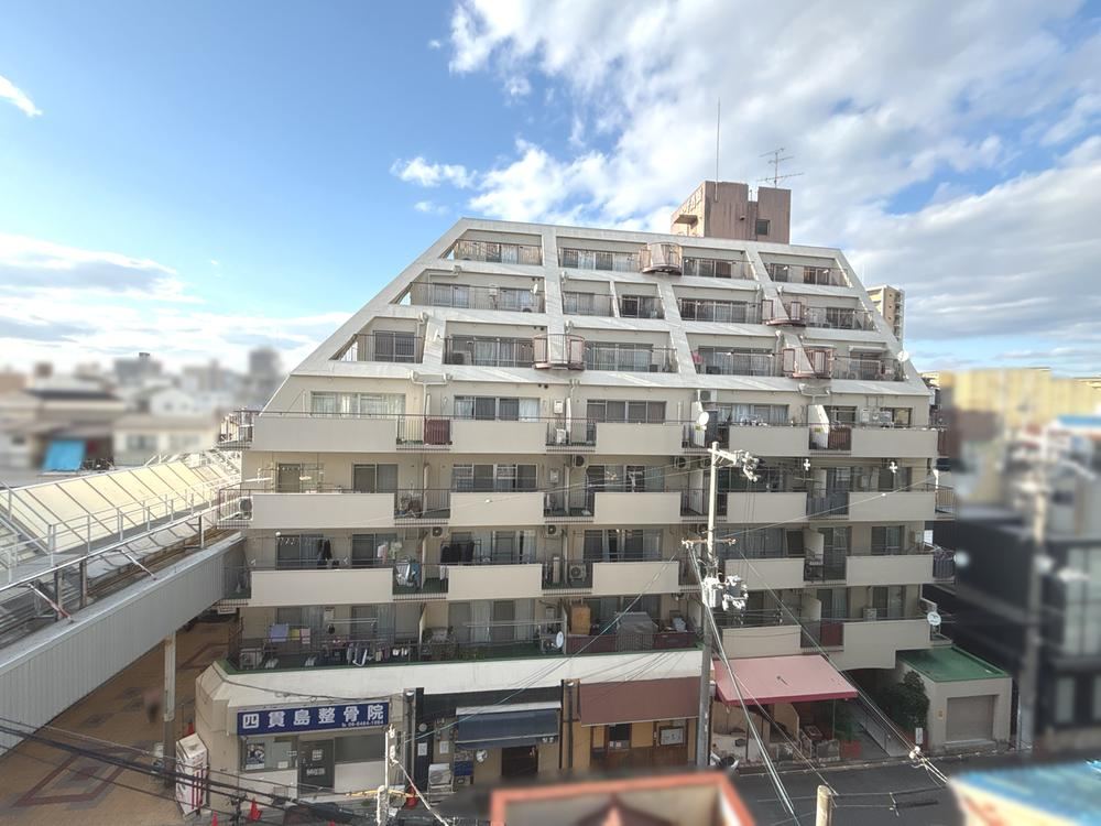 3DK apartment in Konohana Ward, Osaka - Photo 1