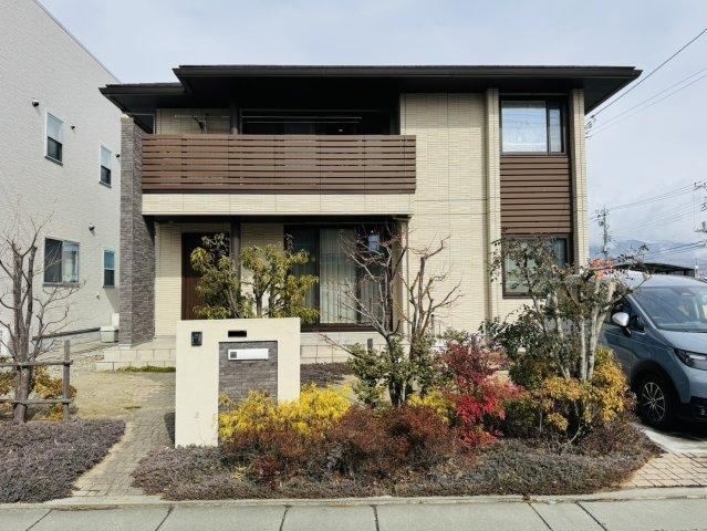 4LDK+S house in Kofu, Yamanashi - Photo 1