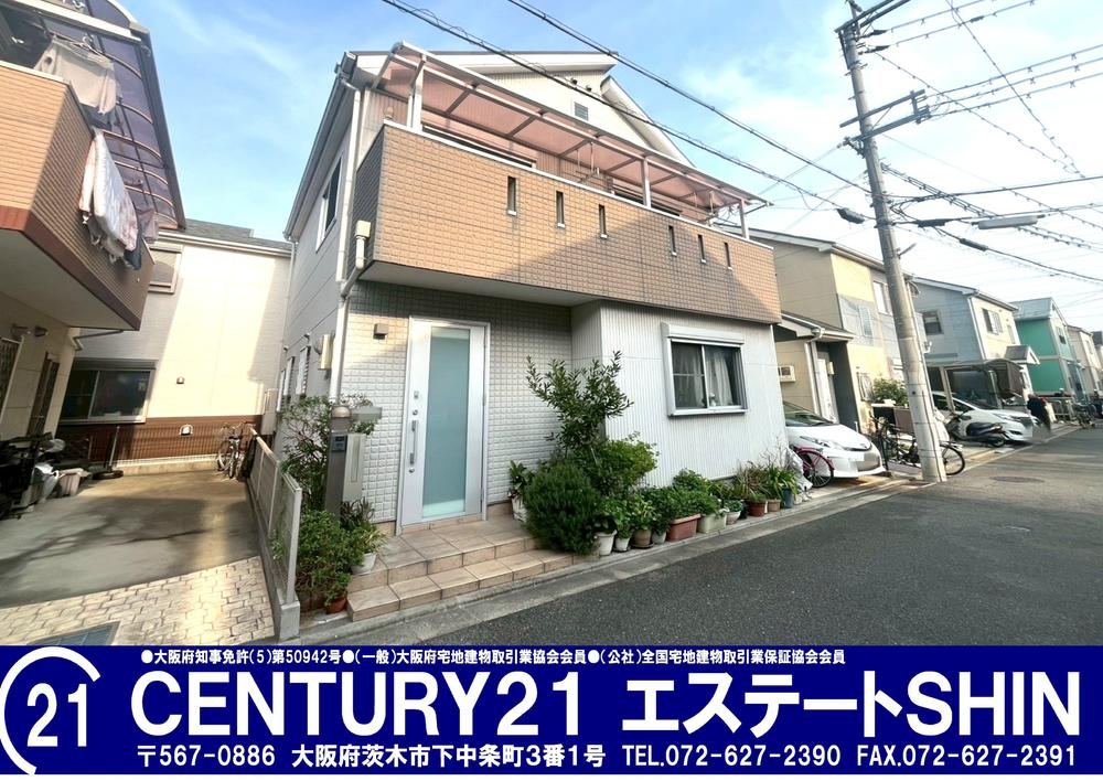 4LDK house in Takatsuki, Osaka - Photo 1
