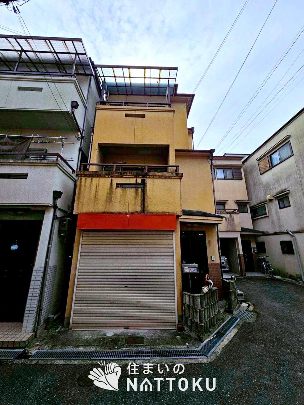 5LDK house in Hirakata, Osaka - Photo 1