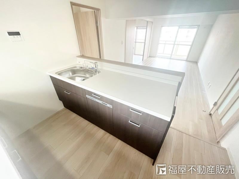 3LDK apartment in Takatsuki, Osaka - Photo 1