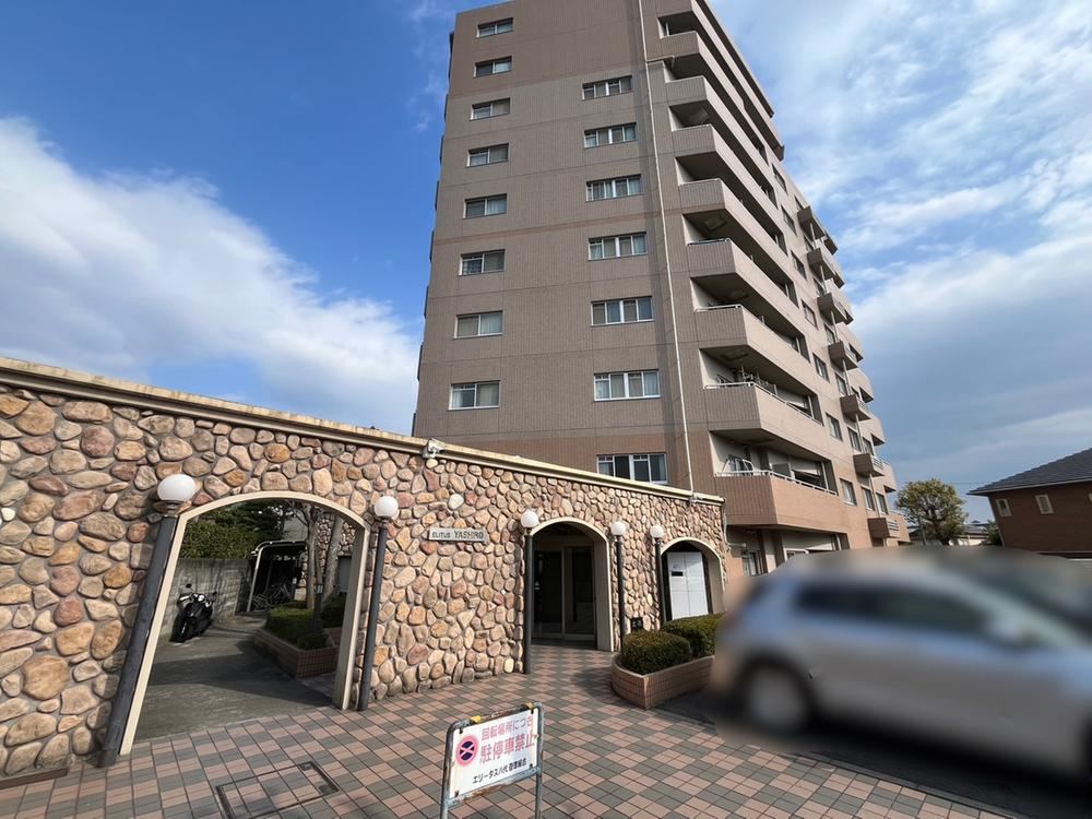 2LDK apartment in Himeji, Hyogo - Photo 1