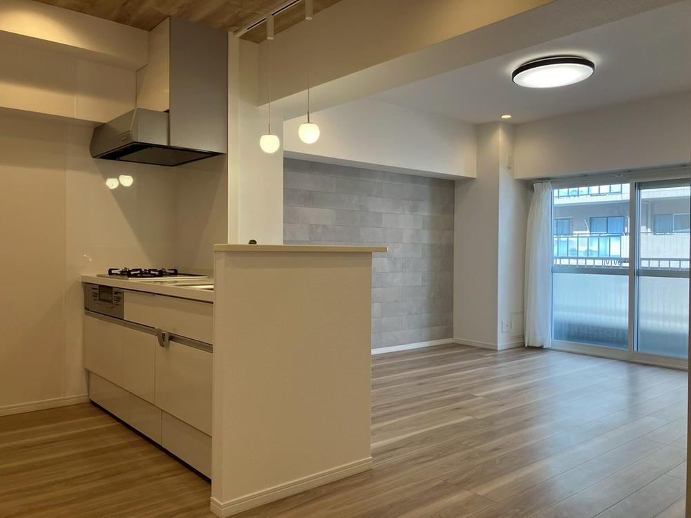 2LDK apartment in Mitaka, Tokyo - Photo 1