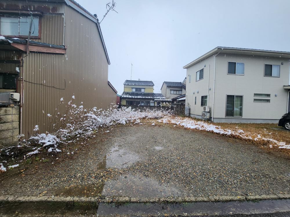 147 m² land in Takaoka, Toyama - Photo 1
