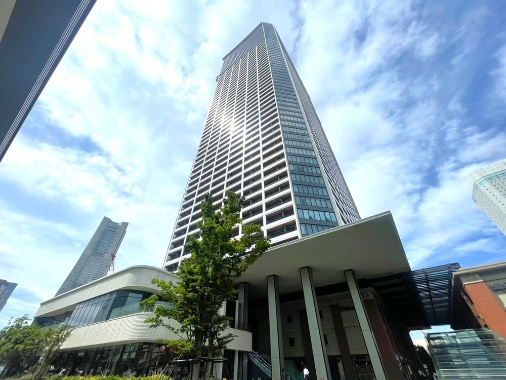 2LDK apartment in Naka Ward, Yokohama, Kanagawa - Photo 1