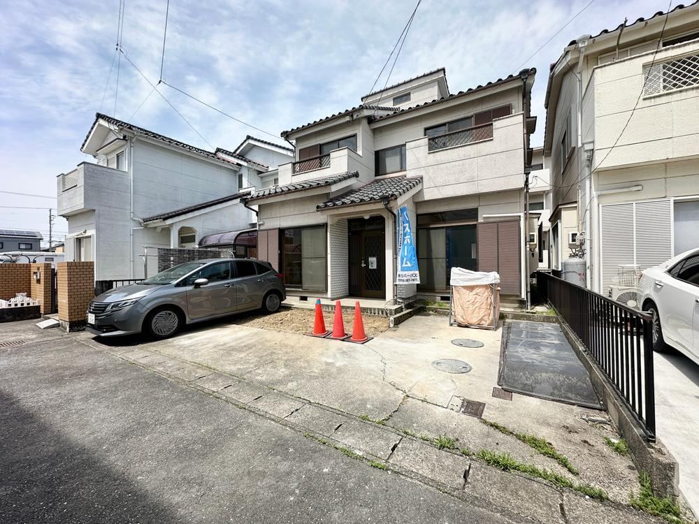 4LDK house in Ichinomiya, Aichi - Photo 1