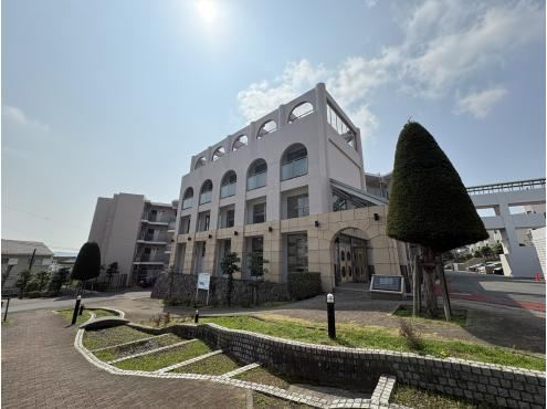 3LDK apartment in Sakae Ward, Yokohama, Kanagawa - Photo 1