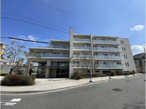3LDK apartment in Konan Ward, Yokohama, Kanagawa - Photo 1