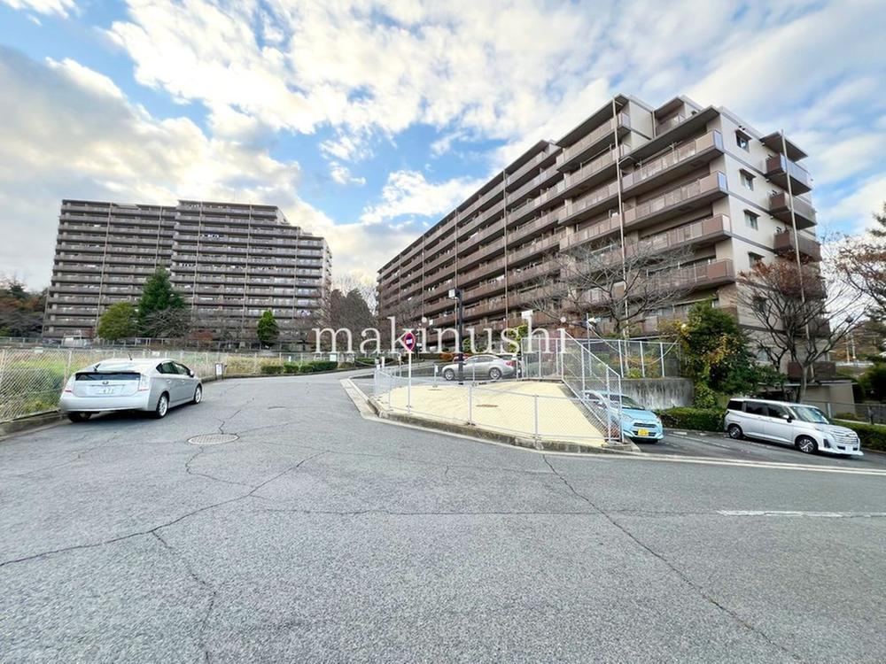4LDK apartment in Osakasayama, Osaka - Photo 1