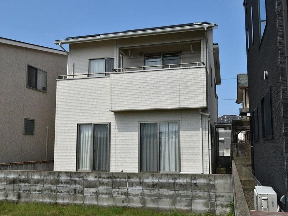 4LDK house in Matsuyama, Ehime - Photo 1