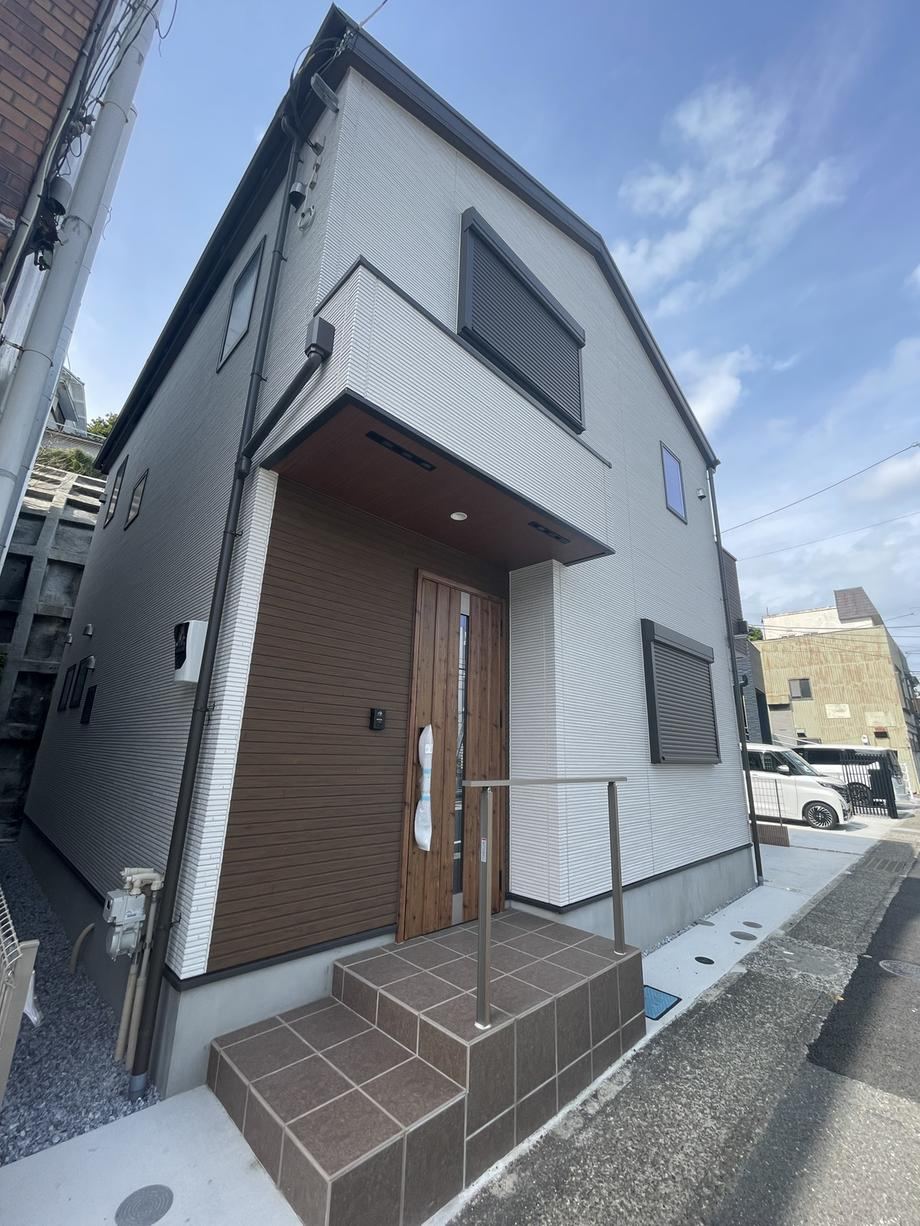 4LDK house in Yokosuka, Kanagawa - Photo 1