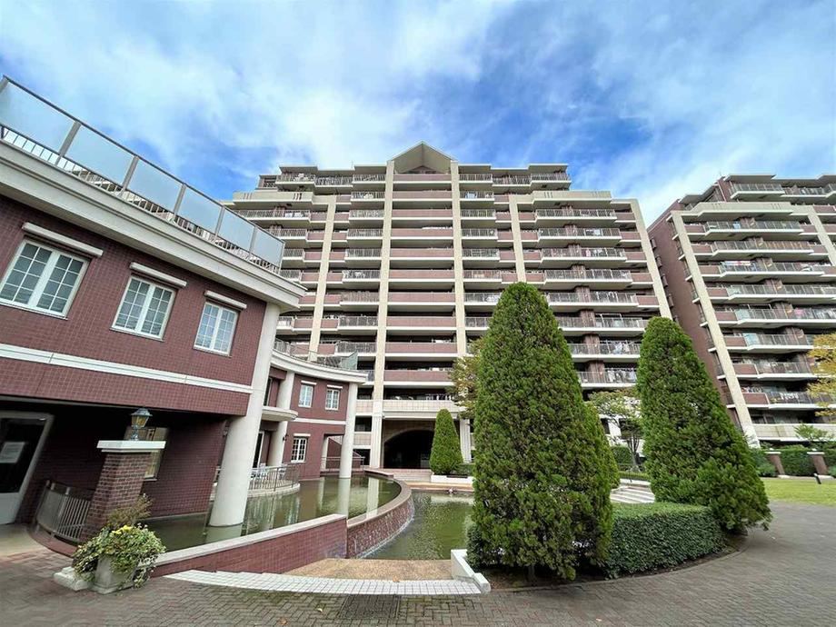 4LDK apartment in Inagi, Tokyo - Photo 1