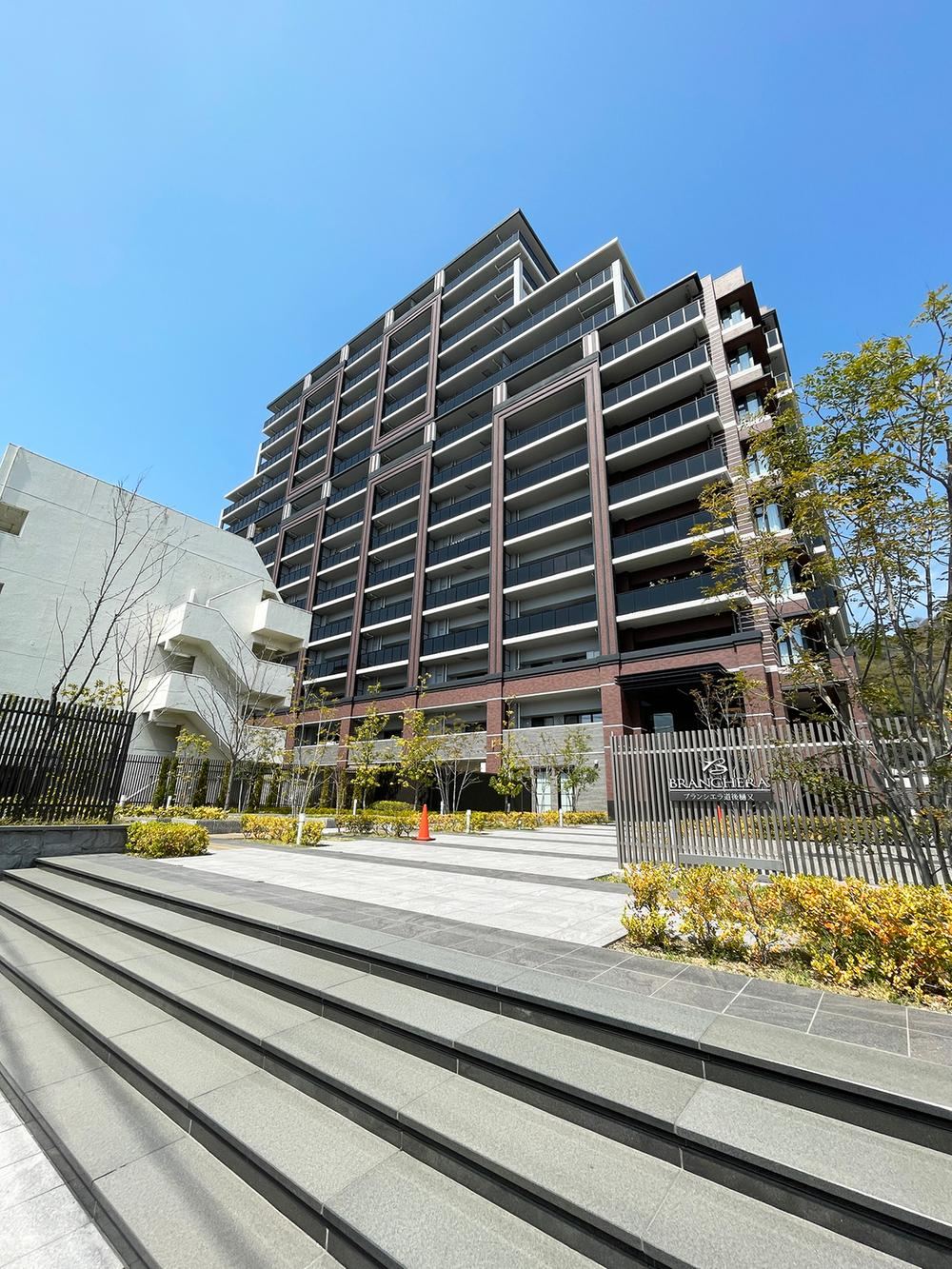 3LDK+2S apartment in Matsuyama, Ehime - Photo 1