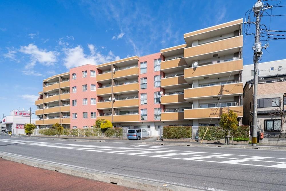 4LDK apartment in Warabi, Saitama - Photo 1