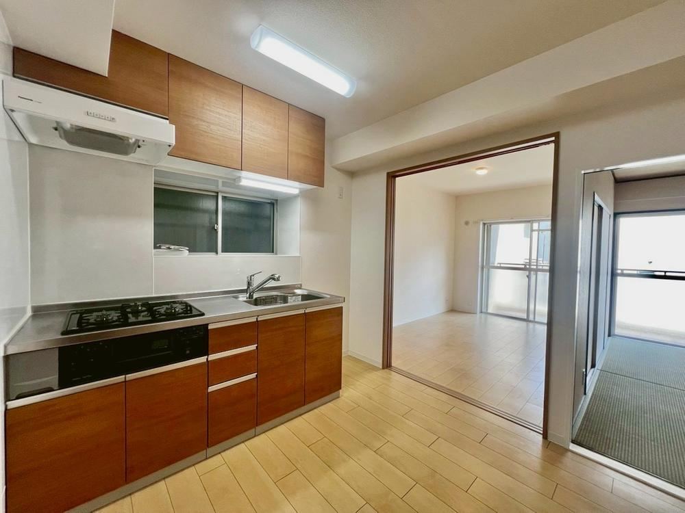 3DK apartment in Sumiyoshi Ward, Osaka - Photo 1