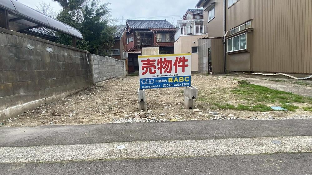104 m² land in Takaoka, Toyama - Photo 1