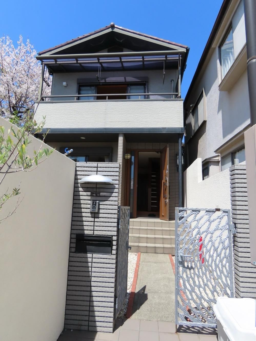 3LDK house in Higashinada Ward, Kobe, Hyogo - Photo 1