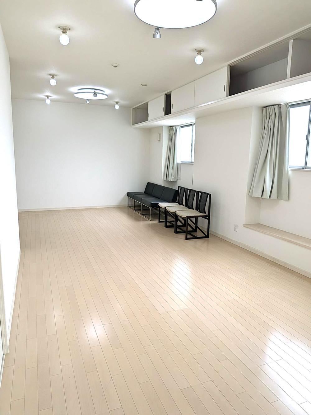 4LDK house in Higashinada Ward, Kobe, Hyogo - Photo 1