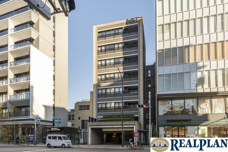 1LDK+S apartment in Minato Ward, Tokyo - Photo 1