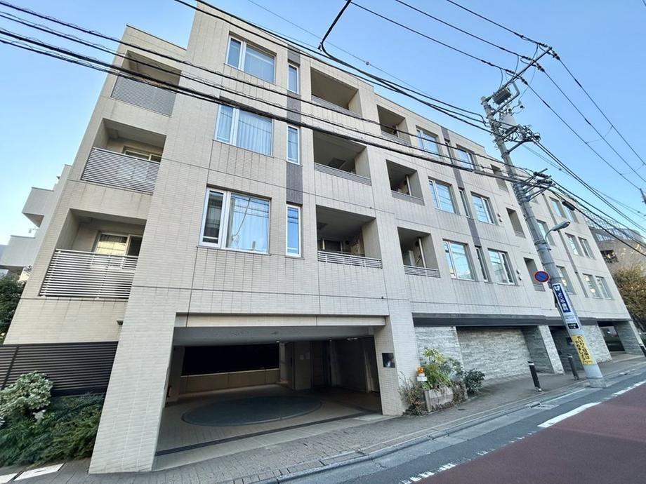 1LDK apartment in Meguro Ward, Tokyo - Photo 1