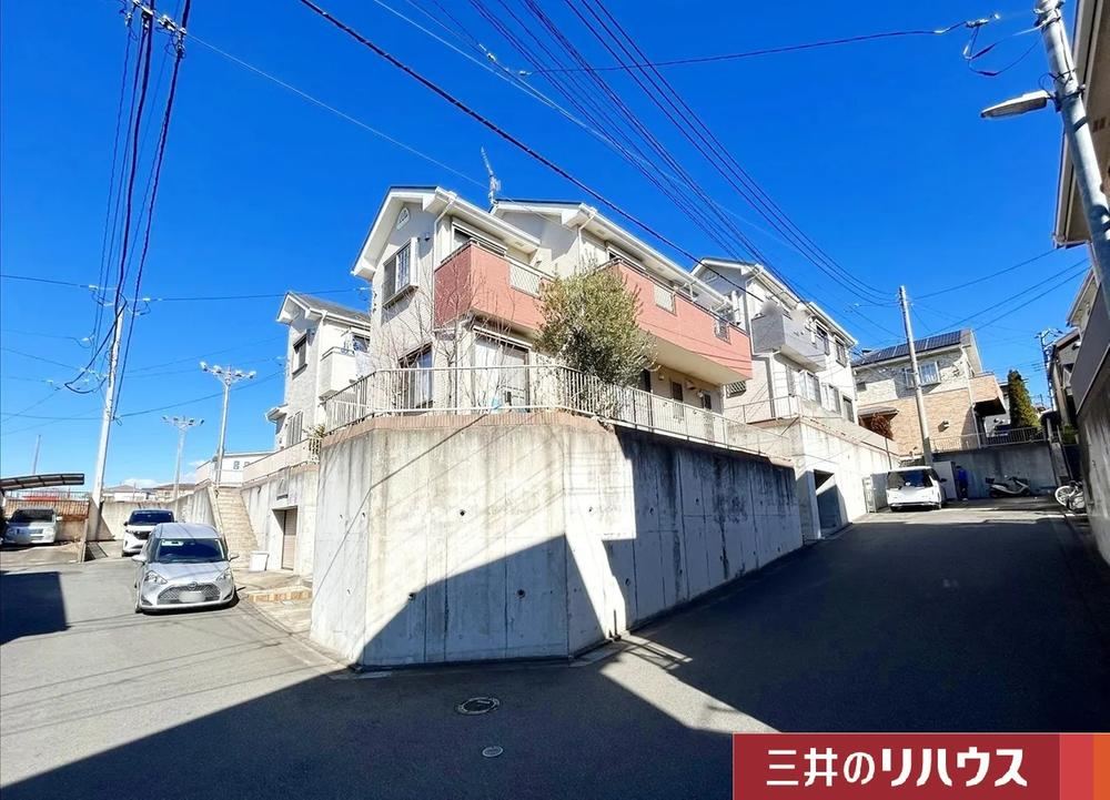 4LDK house in Fujisawa, Kanagawa - Photo 1