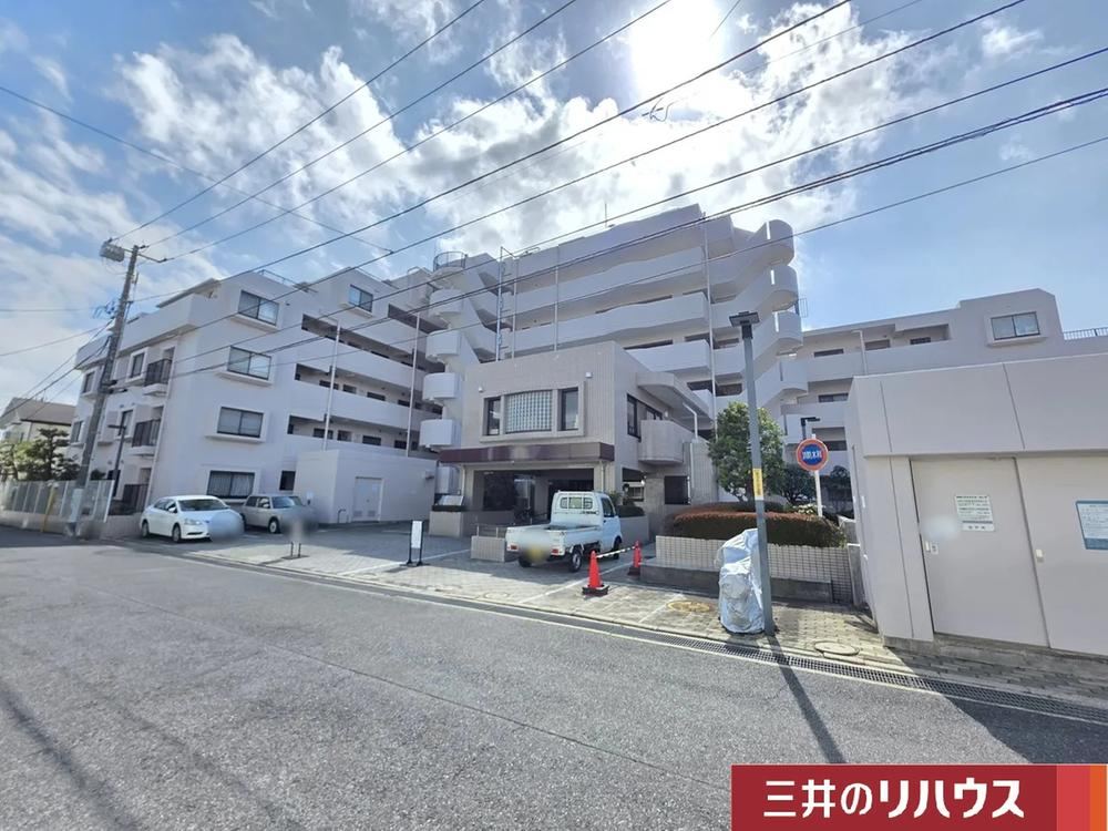 4LDK apartment in Matsudo, Chiba - Photo 1