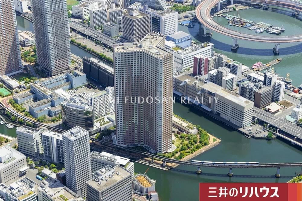 2LDK apartment in Minato Ward, Tokyo - Photo 1