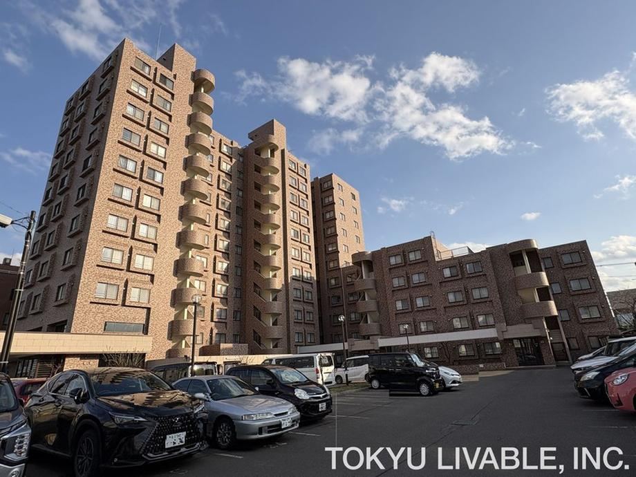 3LDK apartment in Shiroishi Ward, Sapporo, Hokkaido - Photo 1