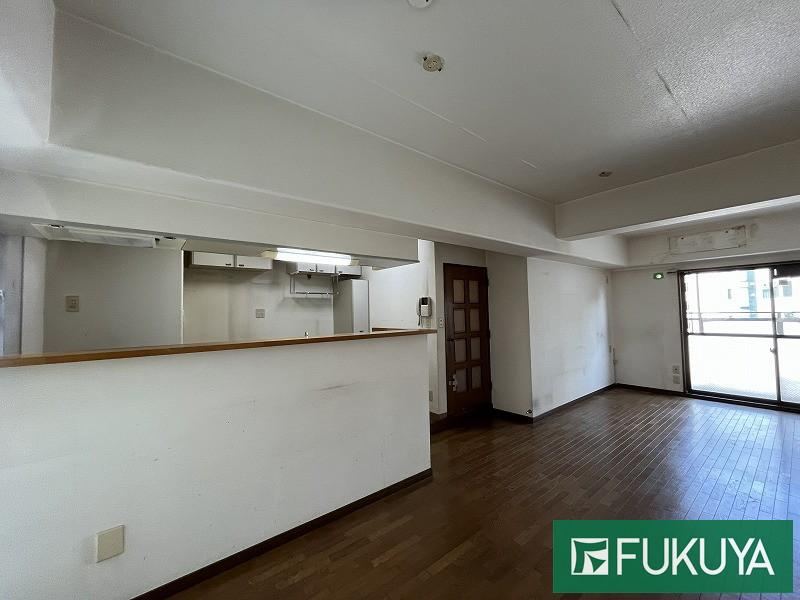 3LDK apartment in Chuo Ward, Kobe, Hyogo - Photo 1