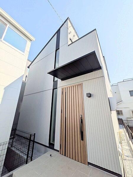 3LDK+S house in Kunitachi, Tokyo - Photo 1