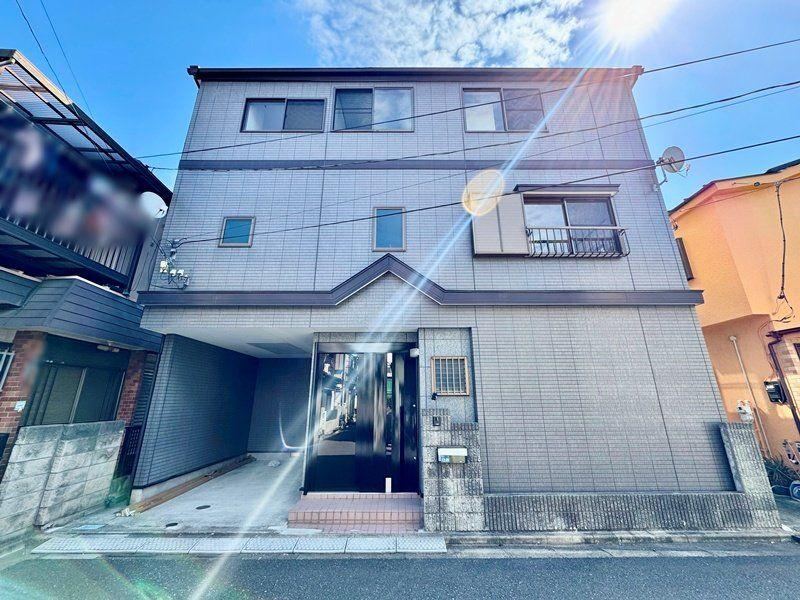 4LDK house in Itabashi Ward, Tokyo - Photo 1