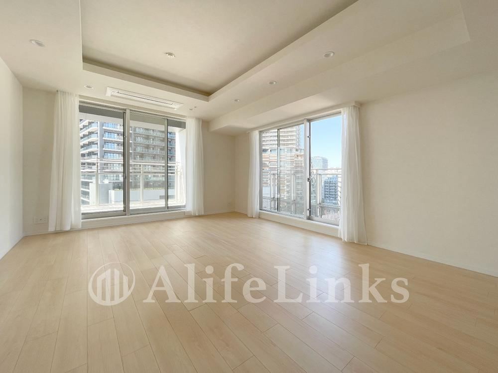 2LDK apartment in Toshima Ward, Tokyo - Photo 1