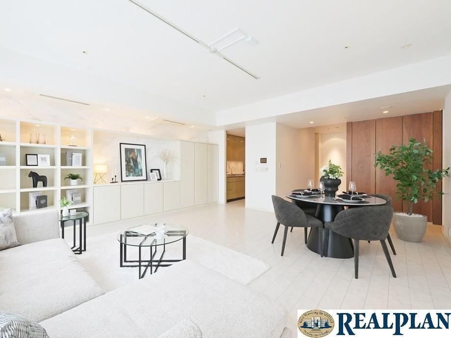 2LDK apartment in Minato Ward, Tokyo - Photo 1