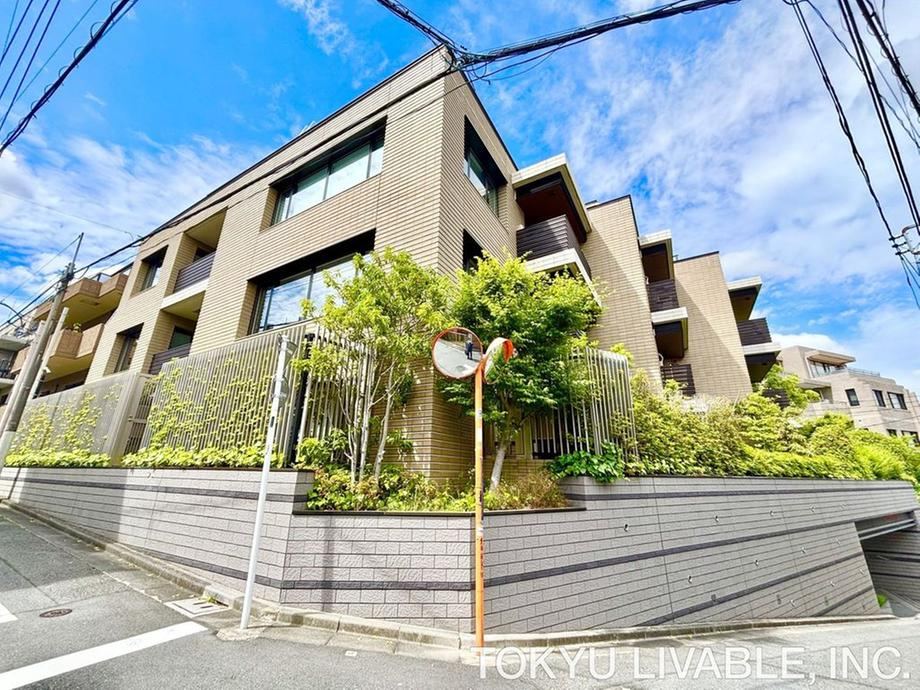 2LDK apartment in Shibuya Ward, Tokyo - Photo 1