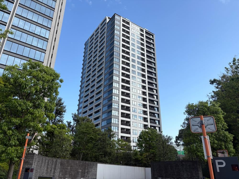 2LDK apartment in Shinjuku Ward, Tokyo - Photo 1