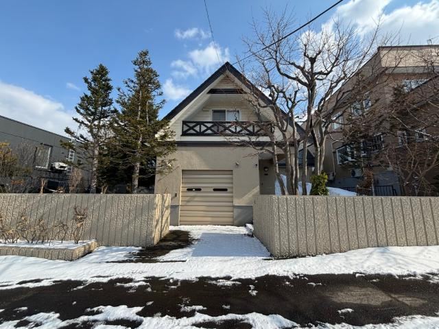 5LDK house in Nishi Ward, Sapporo, Hokkaido - Photo 1
